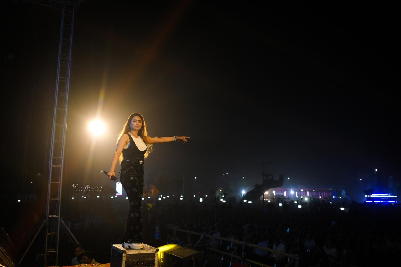 bg_sec_img_contact_fa